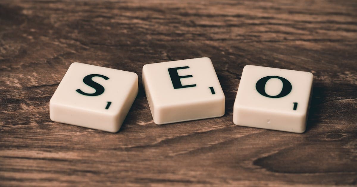 Generar contenido de catálogo con agentes de IA sin que Google te penalice